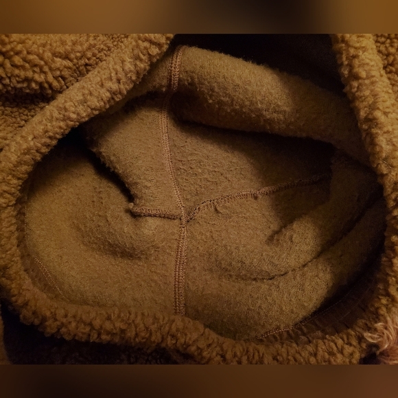 Adidas x Ivy Park teddy shorts. High waist. Brown. Size S Unisex. - Picture 7 of 12